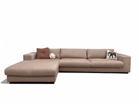 Strøken og nyrenset Bolia Sepia design hjørnesofa
Til salgs