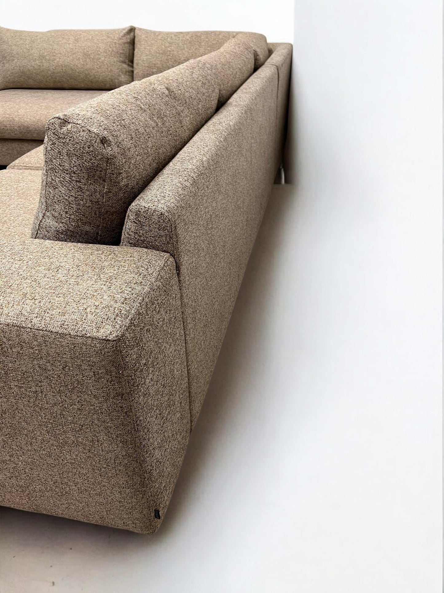 Nyomtrukket nydelig Bolia Sepia design hjørnesofa