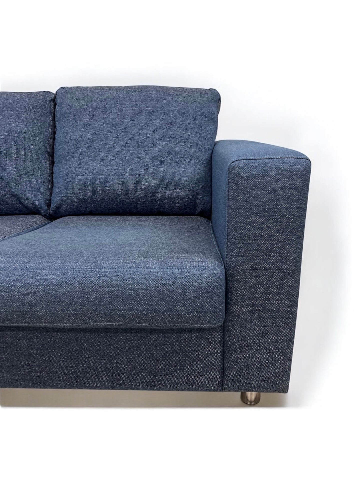 Nyrenset og liten Skeidar design hjørnesofa m pall