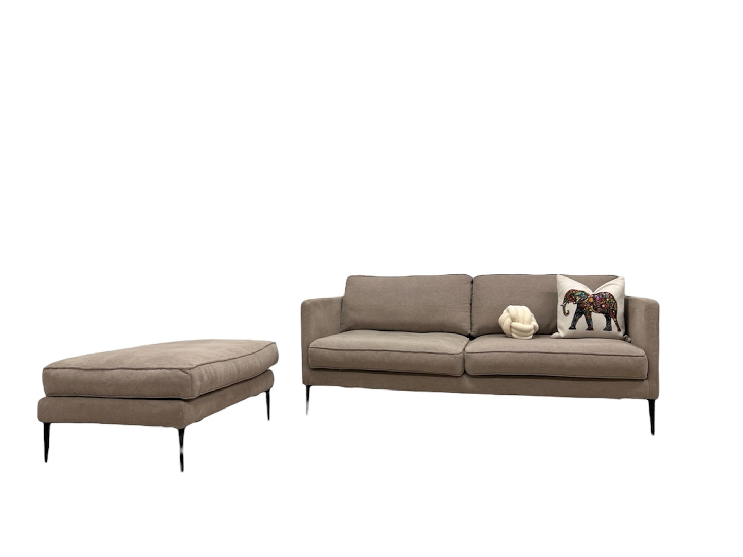 Nyrenset 2,5 seter Home and cottage design sofa m pall