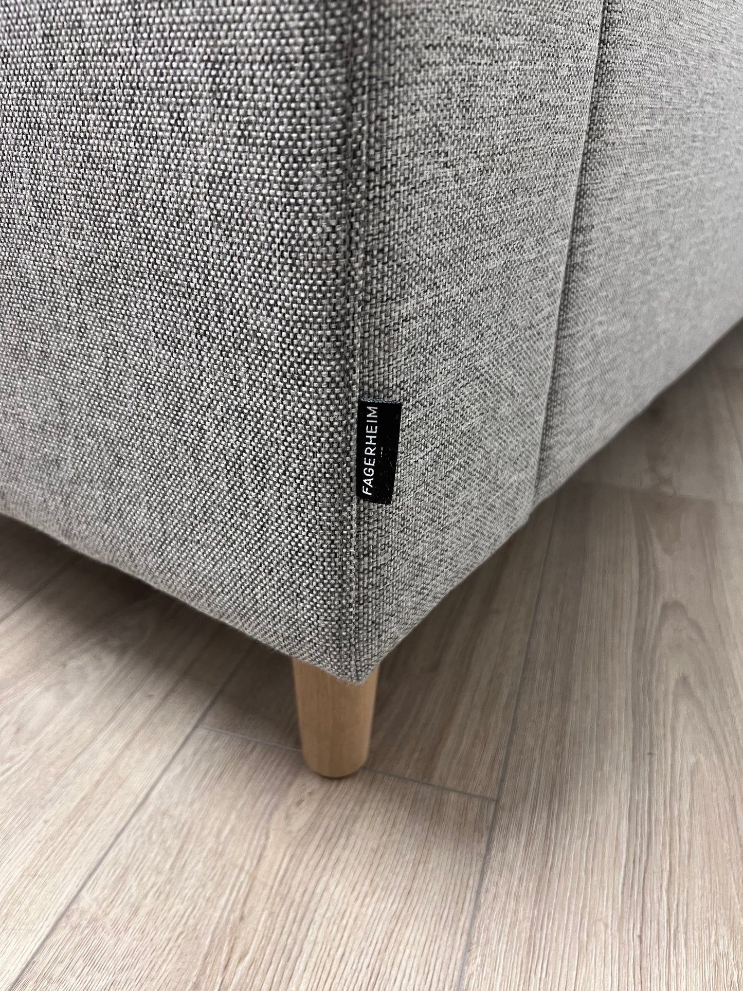 Nyrenset Fagerheim Hedda design hjørnesofa med sjeselong