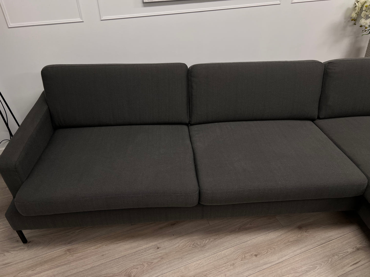 Nyrenset Sixbondstreet Crosby design hjørnesofa med sjeselong
