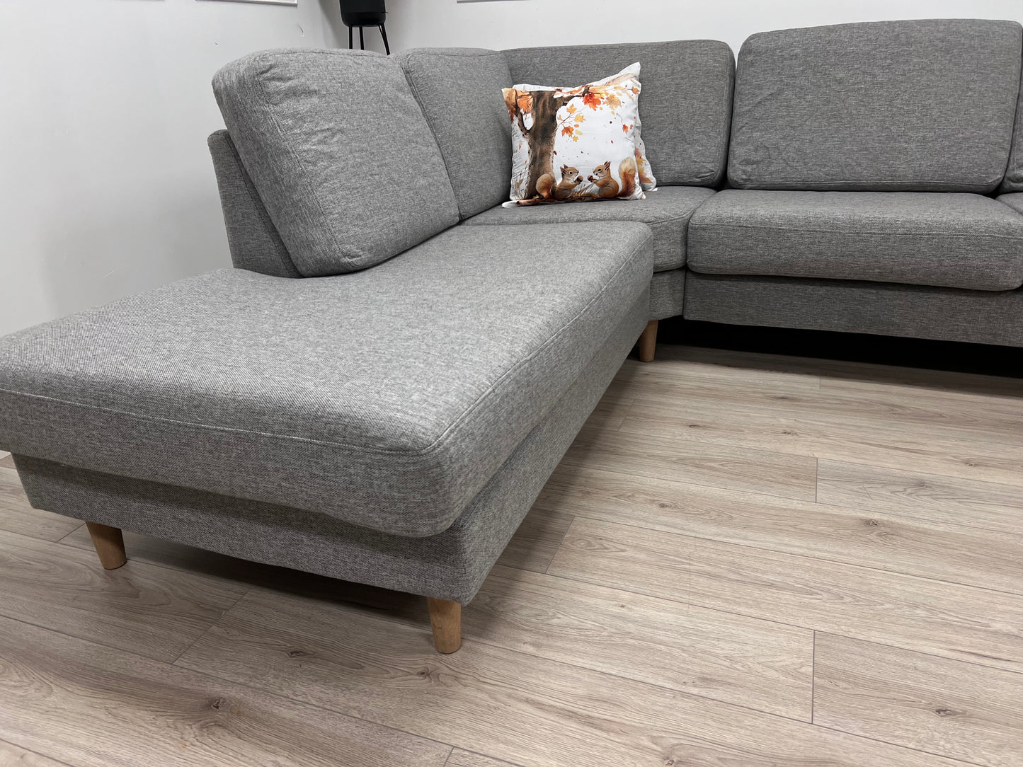 Nyrenset Fagerheim Hedda design hjørnesofa med sjeselong