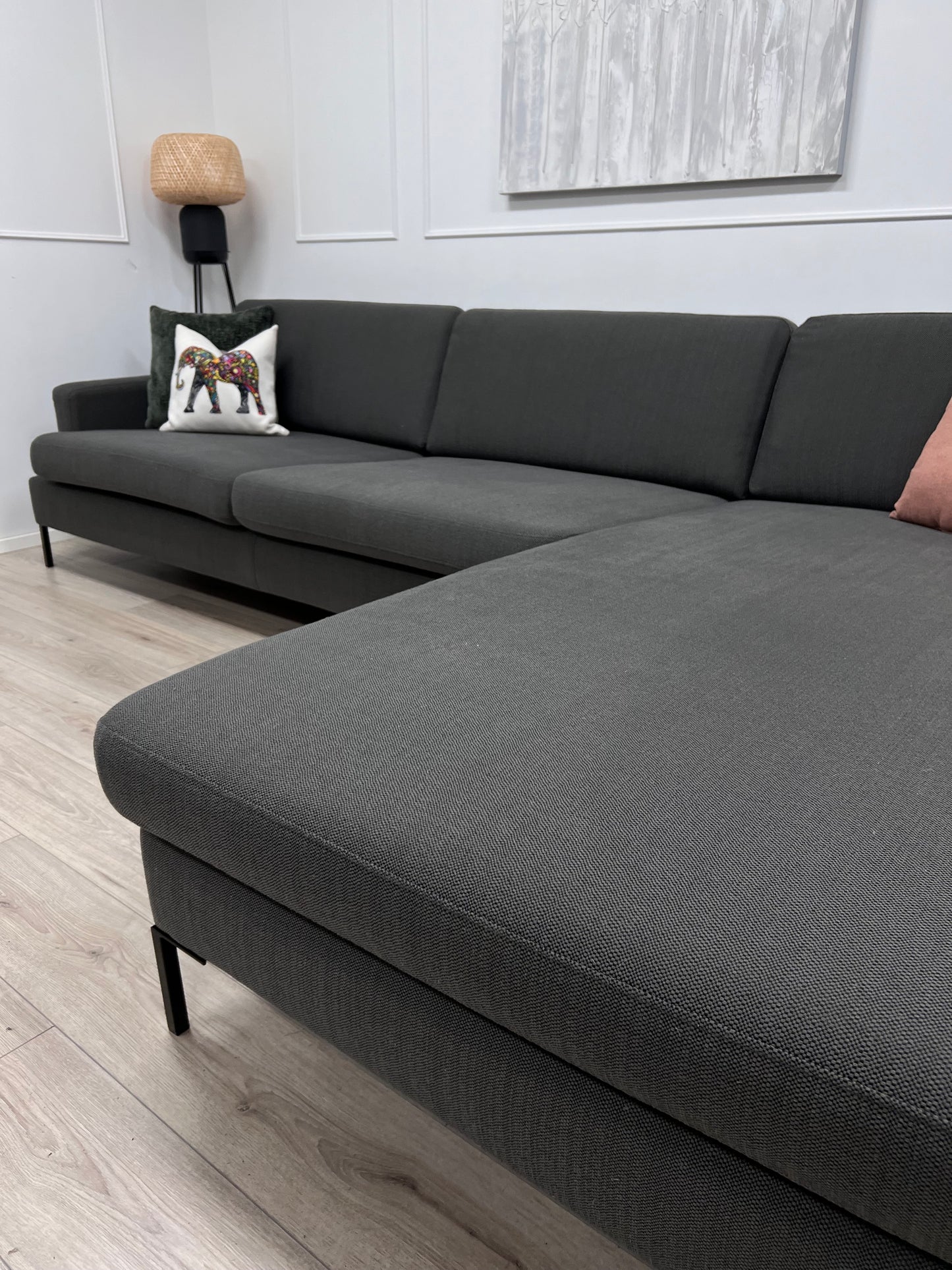 Nyrenset Sixbondstreet Crosby design hjørnesofa med sjeselong