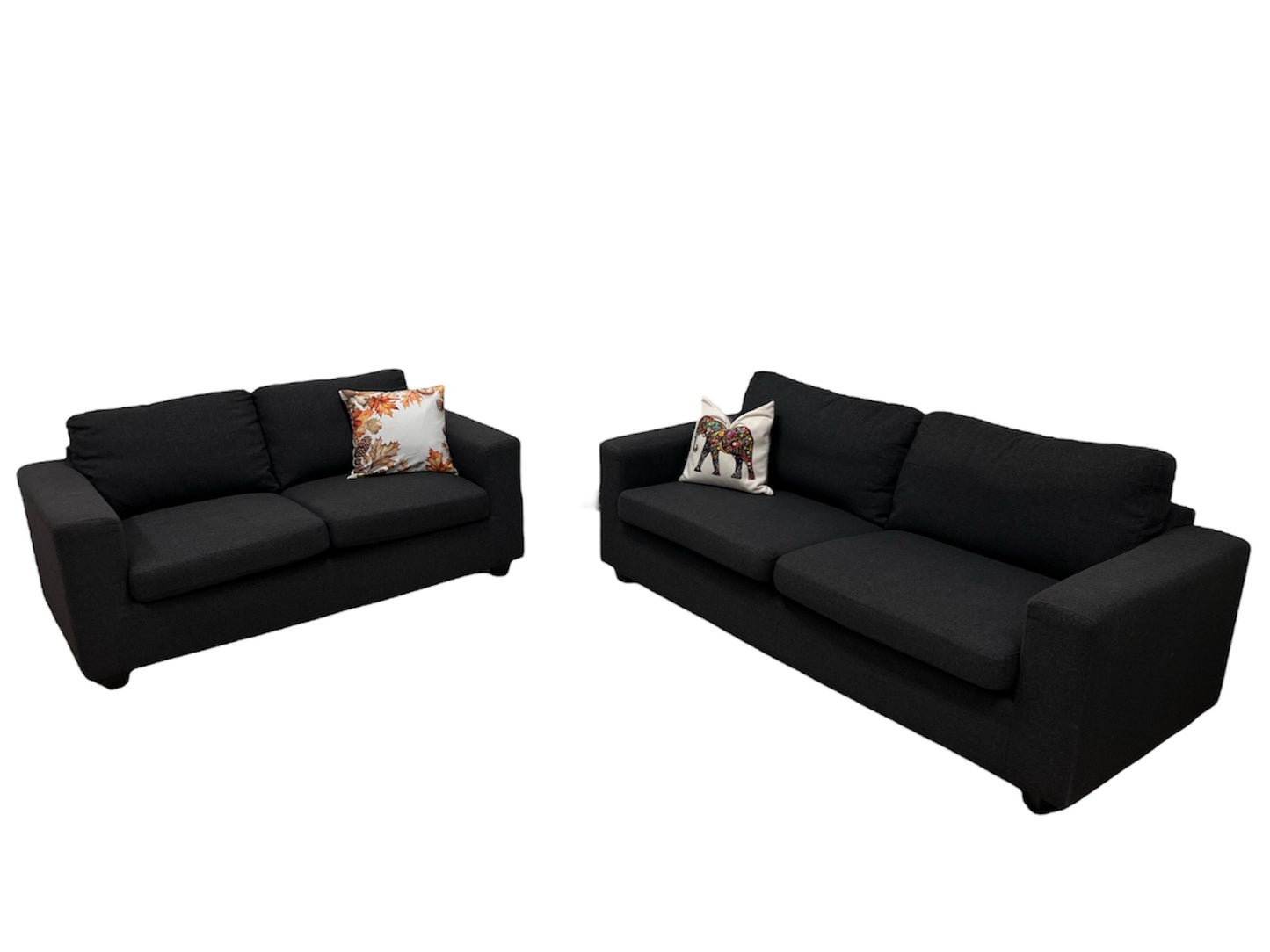 Nyrenset Hjort Knudsen 3 og 2 seter design sofaer