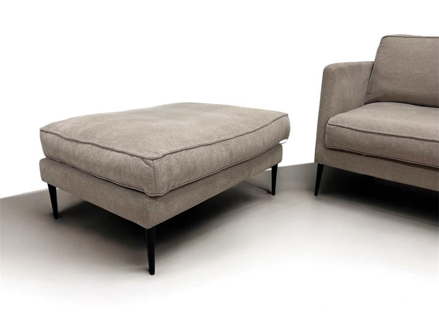 Nyrenset 2,5 seter Home and cottage design sofa m pall